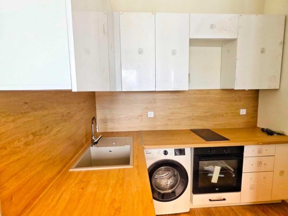Дава се под наем Едностаен апартамент в Асеновград - 45 кв.м за 298.86 € - Снимка #1