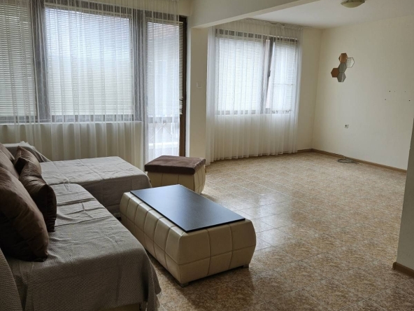 Тристаен апартамент в Асеновград - 100 кв.м за 791 €/кв.м - Снимка #1