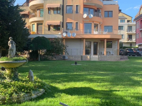 Къща в Варна, Морска градина - 600 кв.м за 1615 €/кв.м - Снимка #1