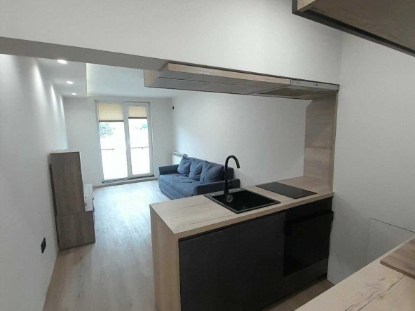 Дава се под наем Двустаен апартамент в София, Люлин 6 - 70 кв.м за 598.23 € - Снимка #1