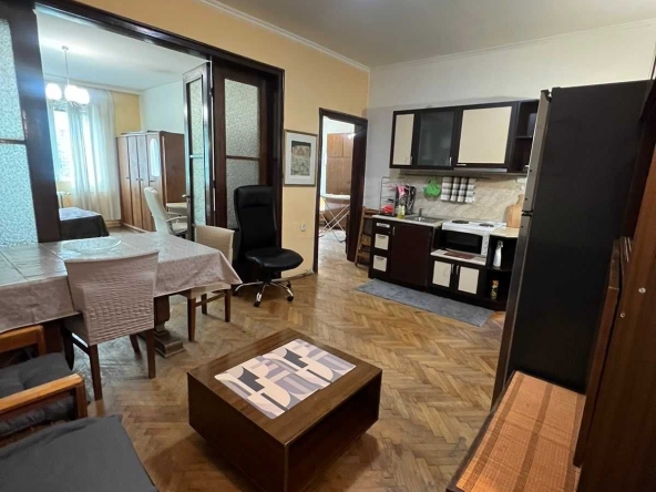 Дава се под наем Тристаен апартамент в София, Хиподрума - 90 кв.м за 598.23 € - Снимка #1