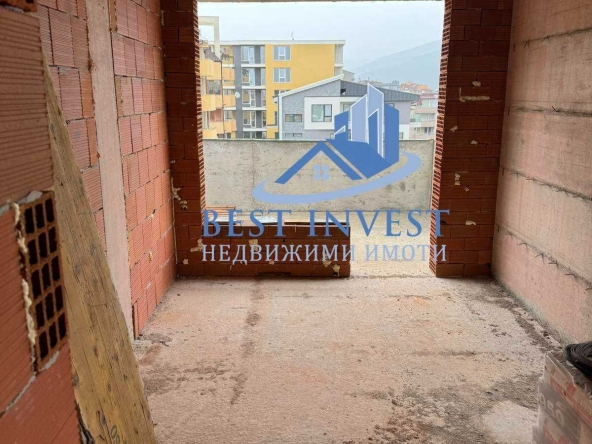 Тристаен апартамент в Благоевград, Освобождение - 102 кв.м за 880 €/кв.м - Снимка #1