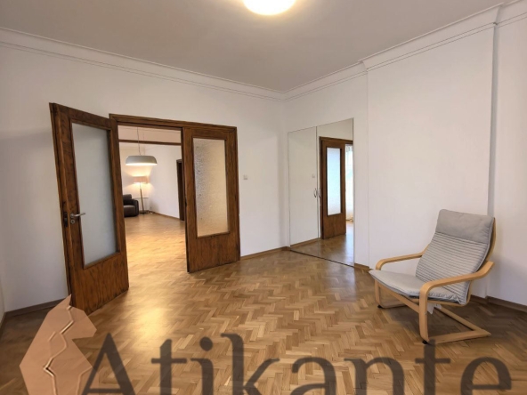 Многостаен апартамент в София, Оборище - 140 кв.м за 4372 €/кв.м - Снимка #1