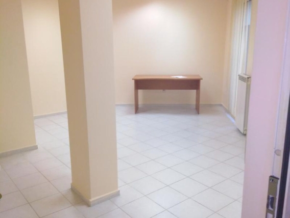 Дава се под наем Офис в София, Гео Милев - 20 кв.м за 280.5 € - Снимка #1