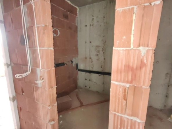 Тристаен апартамент в София, Студентски град - 172 кв.м за 1442 €/кв.м - Снимка #1