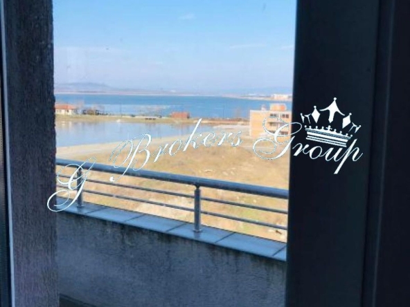 Дава се под наем Двустаен апартамент в Поморие - 63 кв.м за 300 € - Снимка #1