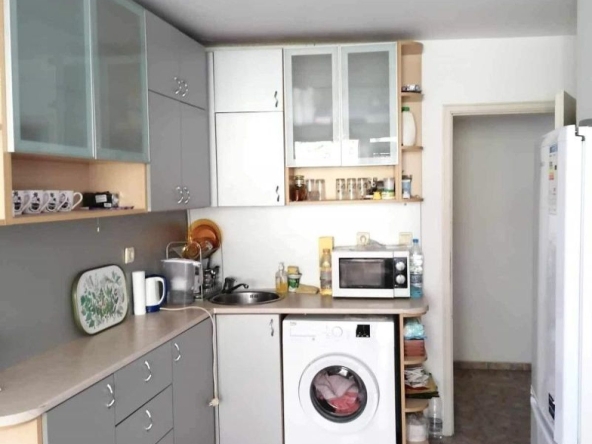 Дава се под наем Двустаен апартамент в Варна, Червен площад - 60 кв.м за 459 € - Снимка #1