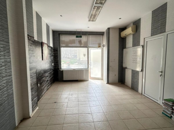 Магазин в Севлиево - 38 кв.м за 517 €/кв.м - Снимка #1