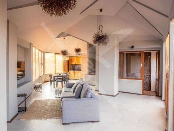 Многостаен апартамент в Царево - 263 кв.м за 591 €/кв.м - Снимка #1