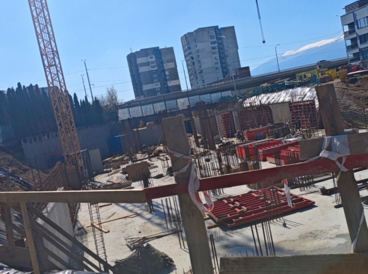 Тристаен апартамент в София, Левски Г - 114 кв.м за 1956 €/кв.м - Снимка #1