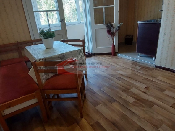 Дава се под наем Тристаен апартамент в София, Център - 110 кв.м за 663 € - Снимка #1