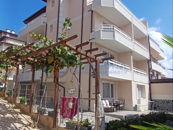 Тристаен апартамент в Царево - 123 кв.м за 519 €/кв.м - Снимка #1