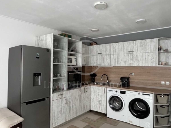 Тристаен апартамент в Пловдив, Мараша - 78 кв.м за 2436 €/кв.м - Снимка #1