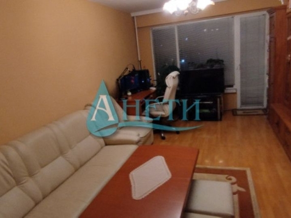 Двустаен апартамент в Перник, Изток - 65 кв.м за 1384 €/кв.м - Снимка #1