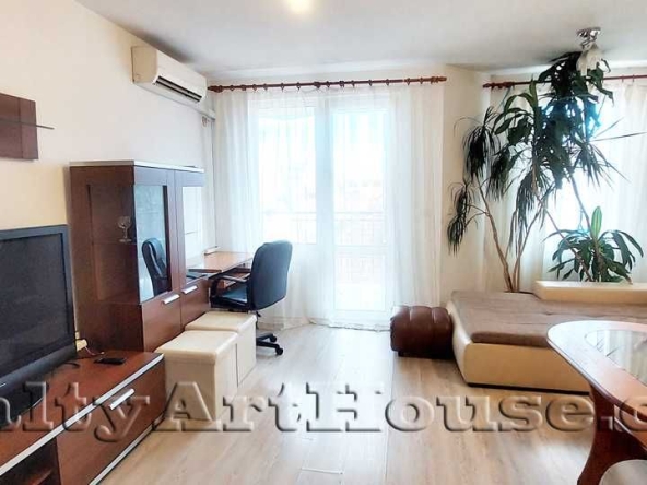 Дава се под наем Двустаен апартамент в София, Център - 65 кв.м за 648.21 € - Снимка #1