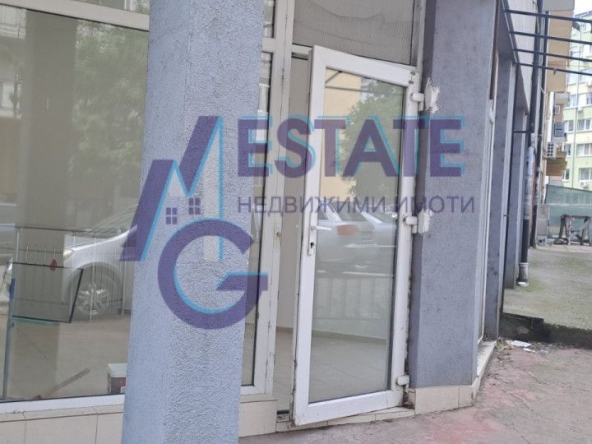 Дава се под наем Магазин в Бургас, Меден рудник - зона Б - 49 кв.м за 229.5 € - Снимка #1