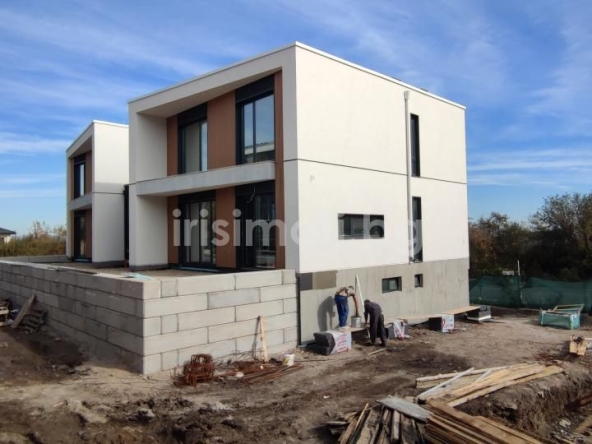 Къща в с. Бистрица, Област София-град - 302 кв.м за 1653 €/кв.м - Снимка #1