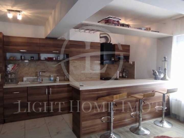 Мезонет в Пловдив, Съдийски - 231 кв.м за 1600 €/кв.м - Снимка #1