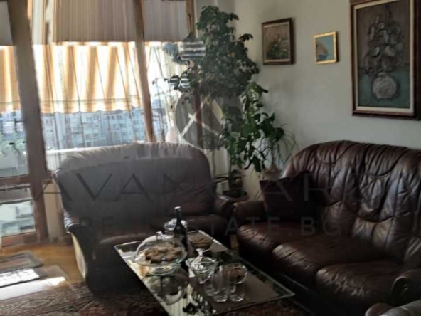 Тристаен апартамент в Пловдив, Център - 115 кв.м за 2087 €/кв.м - Снимка #1