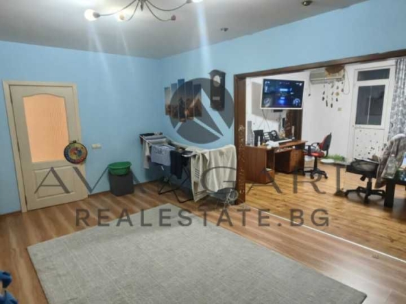 Многостаен апартамент в Пловдив, Тракия - 130 кв.м за 981 €/кв.м - Снимка #1