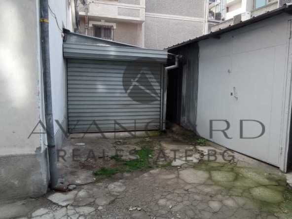 Гараж / Паркомясто в Пловдив, Център - 16 кв.м за 1625 €/кв.м - Снимка #1