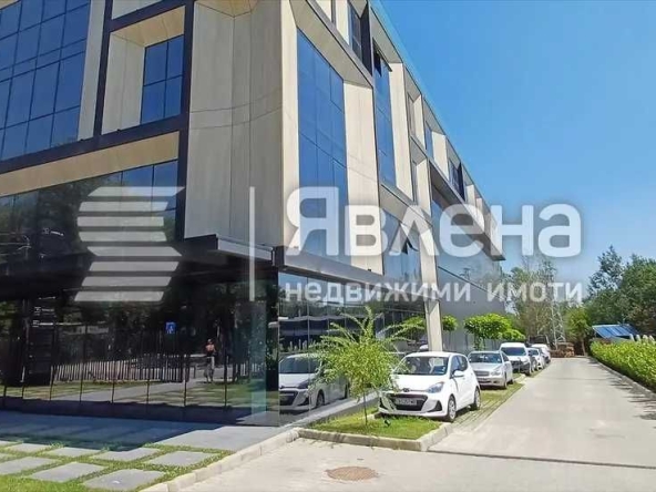 Дава се под наем Офис в София, Малинова долина - 300 кв.м за 2992.17 € - Снимка #1