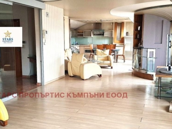 Мезонет в Варна, Гръцка махала - 302 кв.м за 1672 €/кв.м - Снимка #1