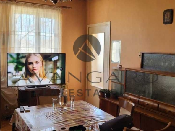 Тристаен апартамент в Пловдив, Център - 80 кв.м за 1496 €/кв.м - Снимка #1