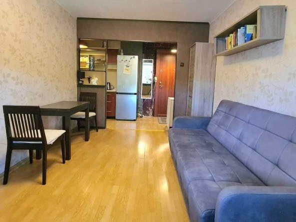 Дава се под наем Двустаен апартамент в Бургас, Славейков - 65 кв.м за 382.5 € - Снимка #1