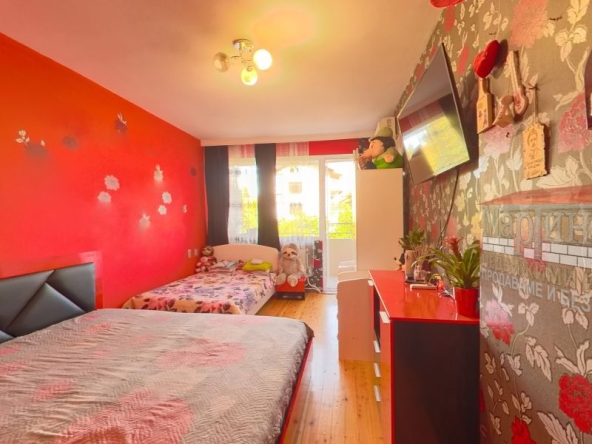 Тристаен апартамент в Монтана, Идеален център - 89 кв.м за 1634 €/кв.м - Снимка #1