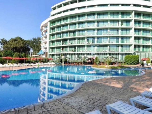 Тристаен апартамент в к.к. Слънчев бряг - 63 кв.м за 913 €/кв.м - Снимка #1