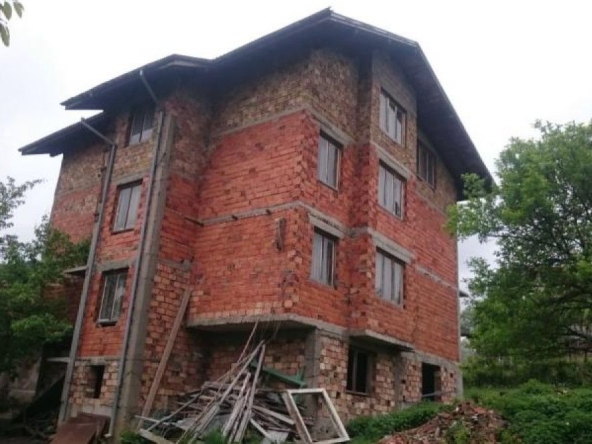 Къща в Перник, Калкас - 460 кв.м за 200 €/кв.м - Снимка #1