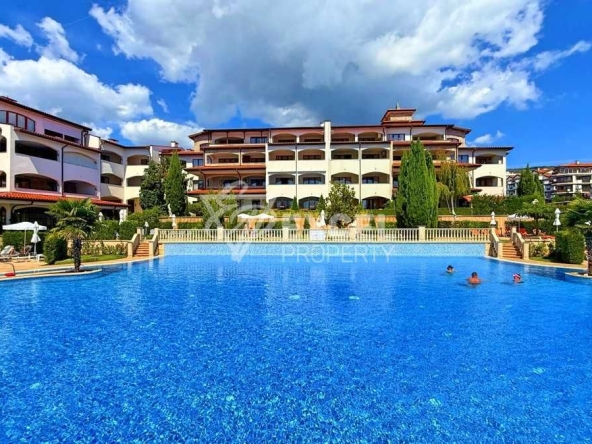 Многостаен апартамент в Свети Влас - 329 кв.м за 2037 €/кв.м - Снимка #1