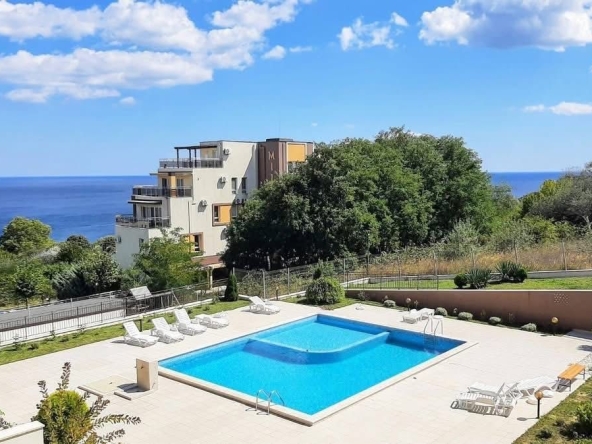 Дава се под наем Двустаен апартамент в Бяла - 50 кв.м за 398.82 € - Снимка #1