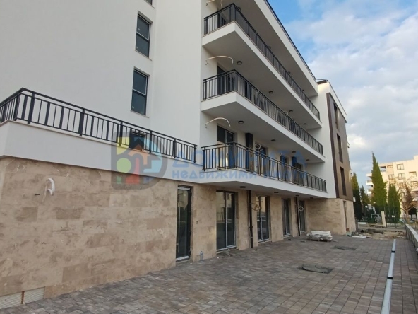 Тристаен апартамент в Царево - 103 кв.м за 679 €/кв.м - Снимка #1