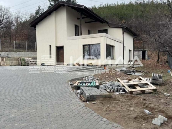 Къща в с. Чибаовци, Област София-област - 220 кв.м за 696 €/кв.м - Снимка #1