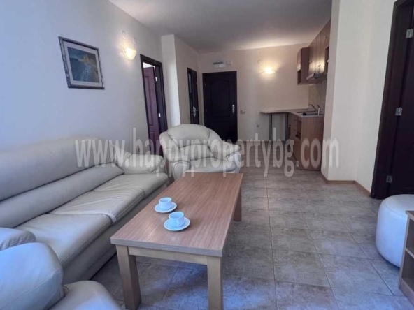 Тристаен апартамент в к.к. Слънчев бряг - 76 кв.м за 994 €/кв.м - Снимка #1