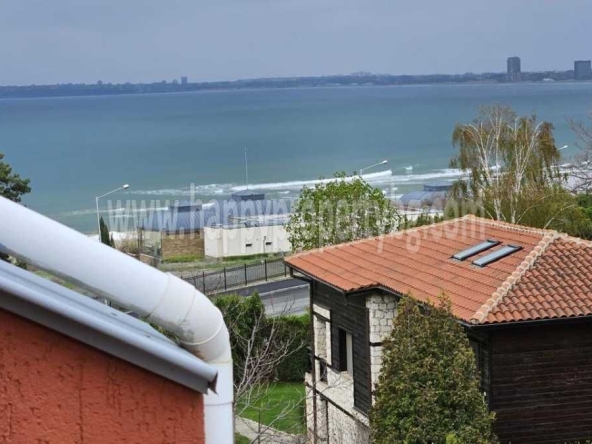 Двустаен апартамент в к.к. Слънчев бряг - 66 кв.м за 1182 €/кв.м - Снимка #1