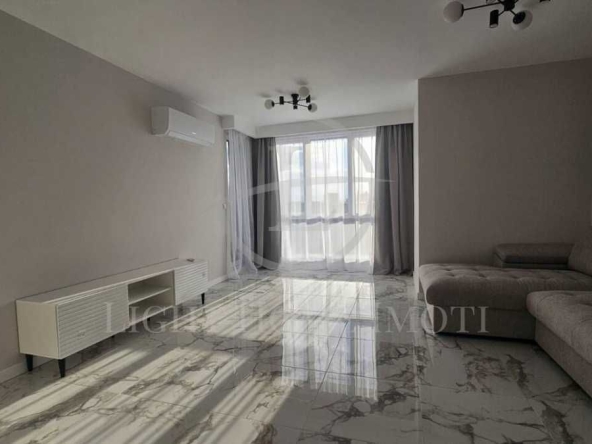Тристаен апартамент в Пловдив, Гагарин - 121 кв.м за 1612 €/кв.м - Снимка #1