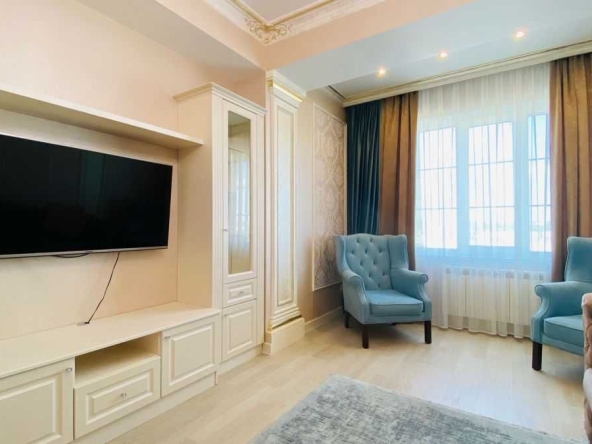 Дава се под наем Двустаен апартамент в София, Център - 71 кв.м за 475 € - Снимка #1