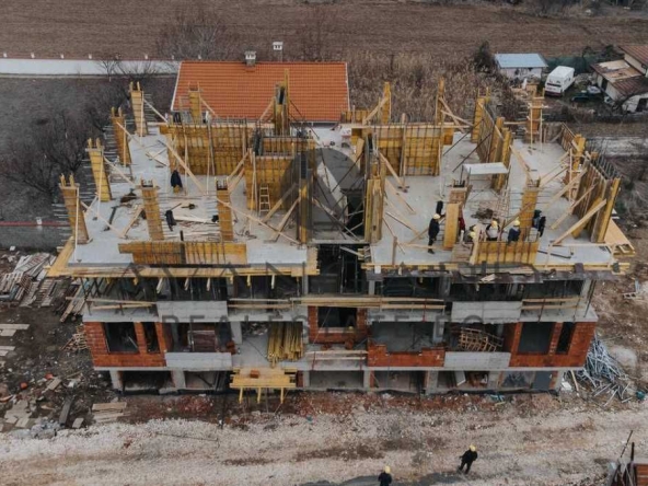 Тристаен апартамент в Пловдив, Прослав - 103 кв.м за 1020 €/кв.м - Снимка #1