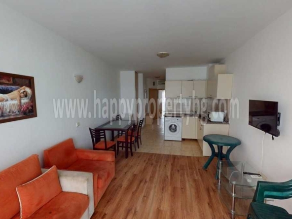 Двустаен апартамент в к.к. Слънчев бряг - 74 кв.м за 933 €/кв.м - Снимка #1