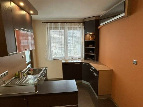 Дава се под наем Тристаен апартамент в Варна, ВИНС - 72 кв.м за 510 € - Снимка #1