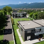 Къща в с. Марково, Област Пловдив - 242 кв.м за 1550 €/кв.м - Снимка #1