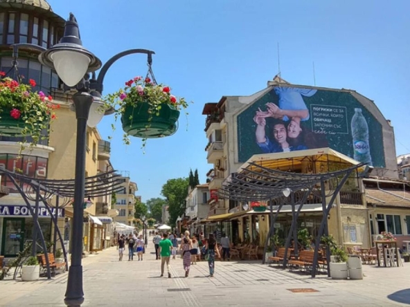 Едностаен апартамент в Бургас, Център - 34 кв.м за 2942 €/кв.м - Снимка #1