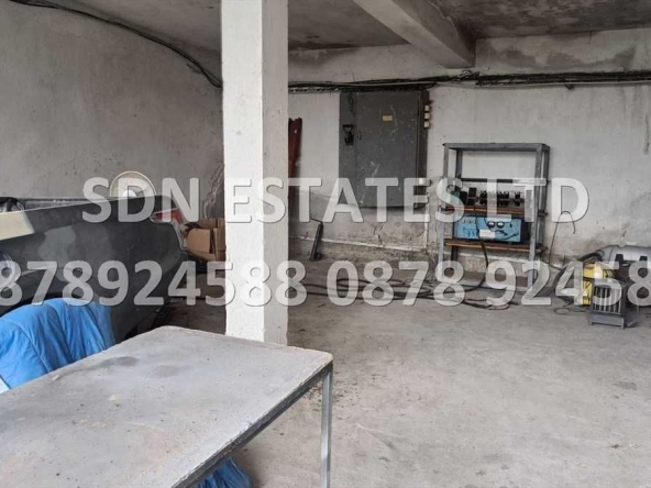 Промишлена сграда в Казанлък - 2409 кв.м за 38 €/кв.м - Снимка #1