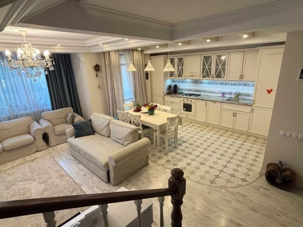 Дава се под наем Двустаен апартамент в София, Лозенец - 85 кв.м за 500 € - Снимка #1