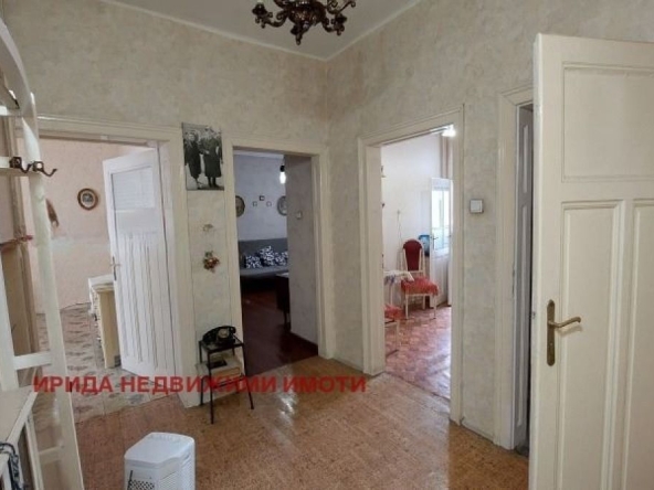 Тристаен апартамент в София, Център - 64 кв.м за 4500 €/кв.м - Снимка #1