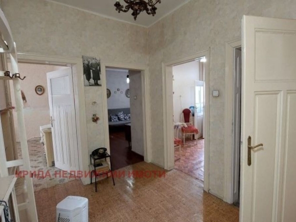 Двустаен апартамент в София, Център - 64 кв.м за 4500 €/кв.м - Снимка #1