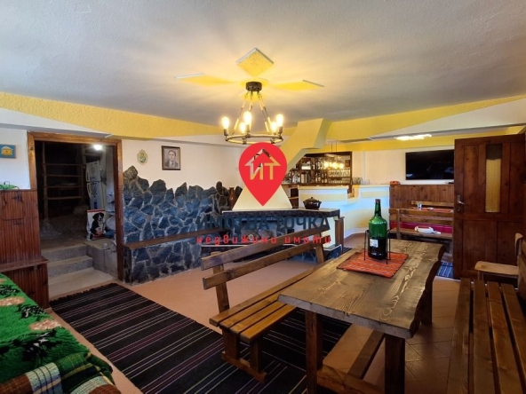 Къща в с. Павелско, Област Смолян - 372 кв.м за 1100 €/кв.м - Снимка #1